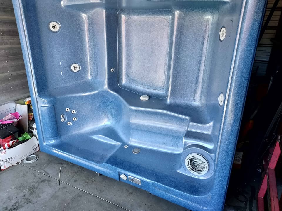 Caldera Spa Hot Tub - Plug-In 110V, Seats 5 w/ Lounger - Needs Heater - Image 2