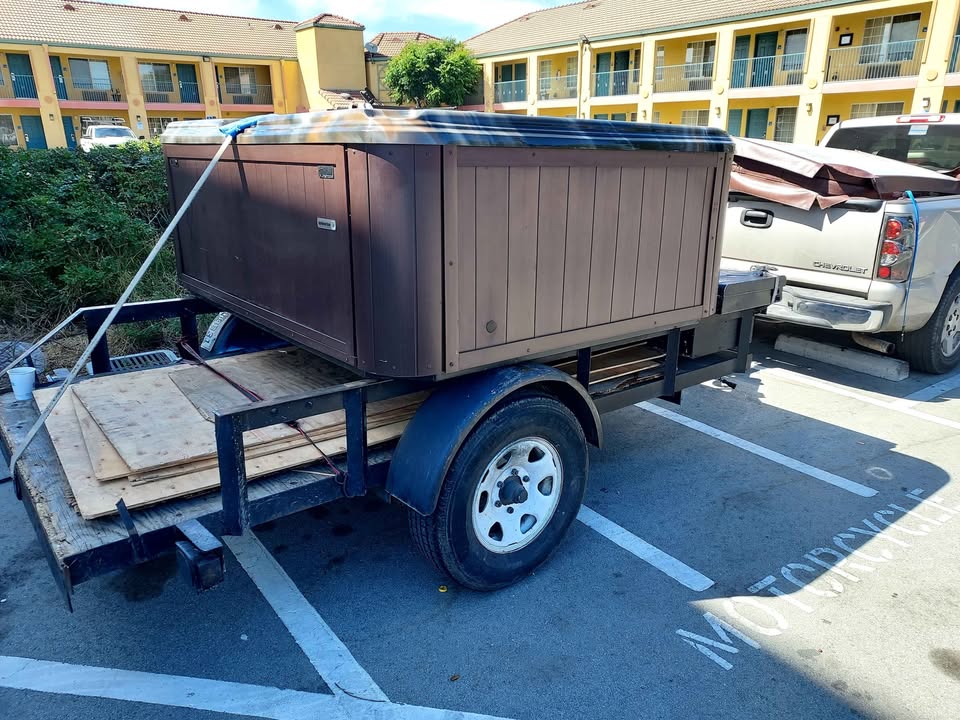 Sundance Spa Hot Tub 7x7 - Seats 6, 3 Pumps - Pro Delivery Included - Image 4