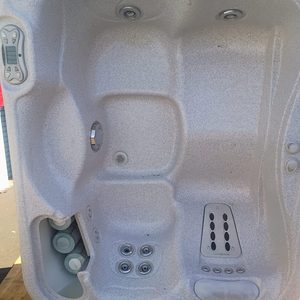 Hot Spring Jetsetter Hot Tub - New Motor - OBO